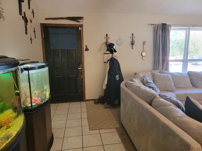 Foto del edificio - 717 Ridge Pl