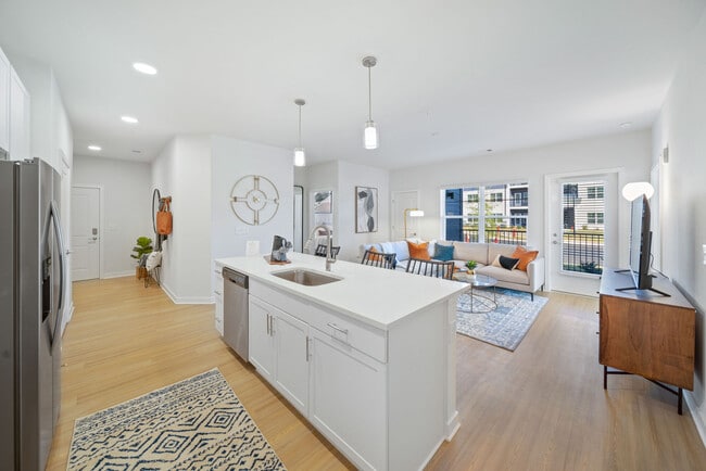 Building Photo - Elwood Apartment Homes