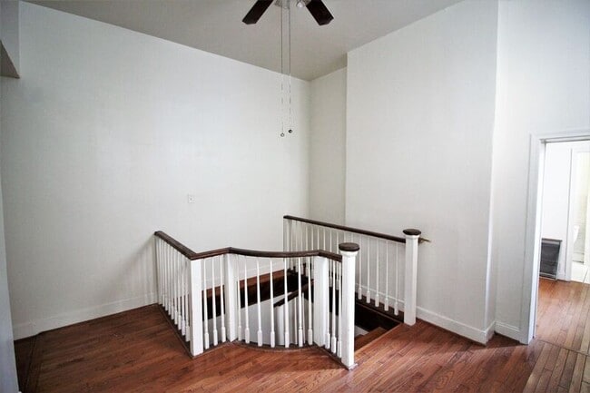Building Photo - 809 Park Ave