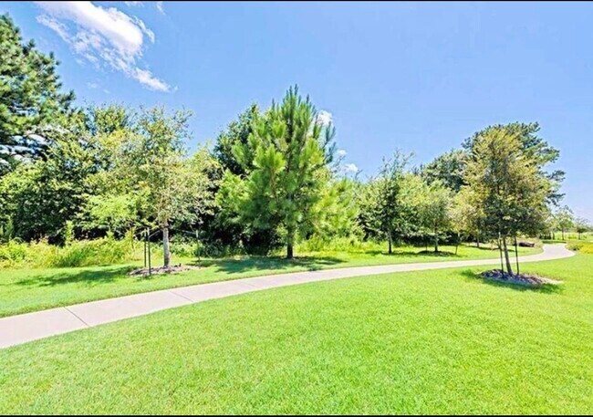 Foto del edificio - 32919 Silver Mdw Wy