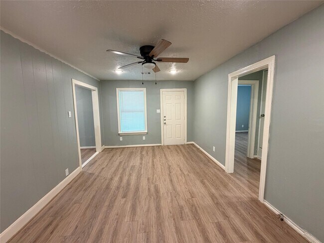 Building Photo - 505 Sikes St