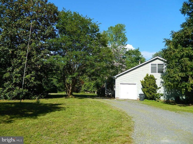 Foto del edificio - 42422 Laurel Farm Rd