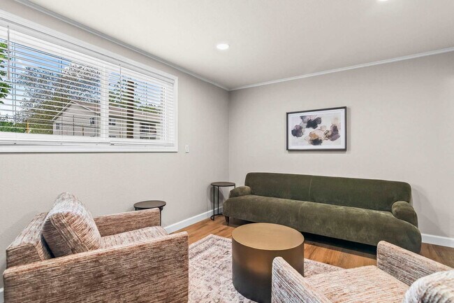 Foto del edificio - 2309 Cherry Hills Dr