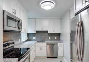 Building Photo - 4811 29th St S