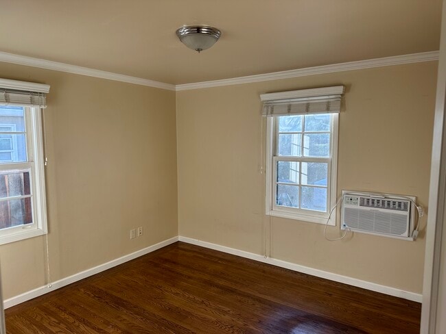 Bedroom 2 - 700 Live Oak Ave