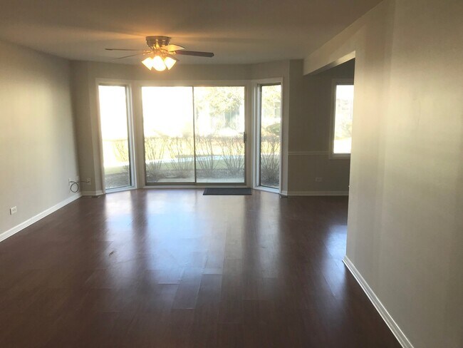Building Photo - 2650 Mitchell Dr