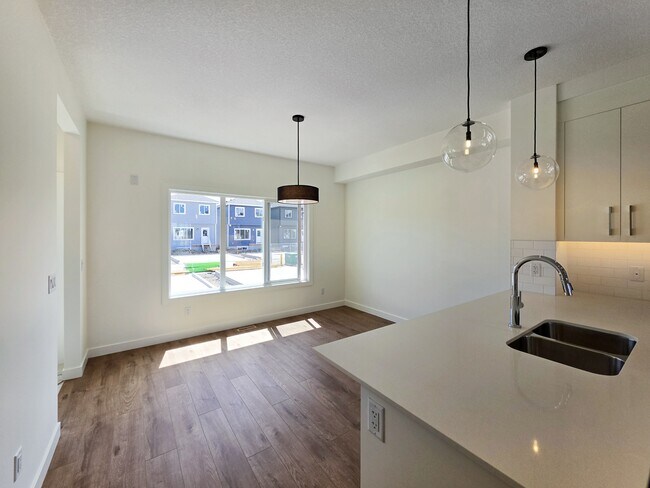 Photo du bâtiment - 9735 Huxbury Dr NE