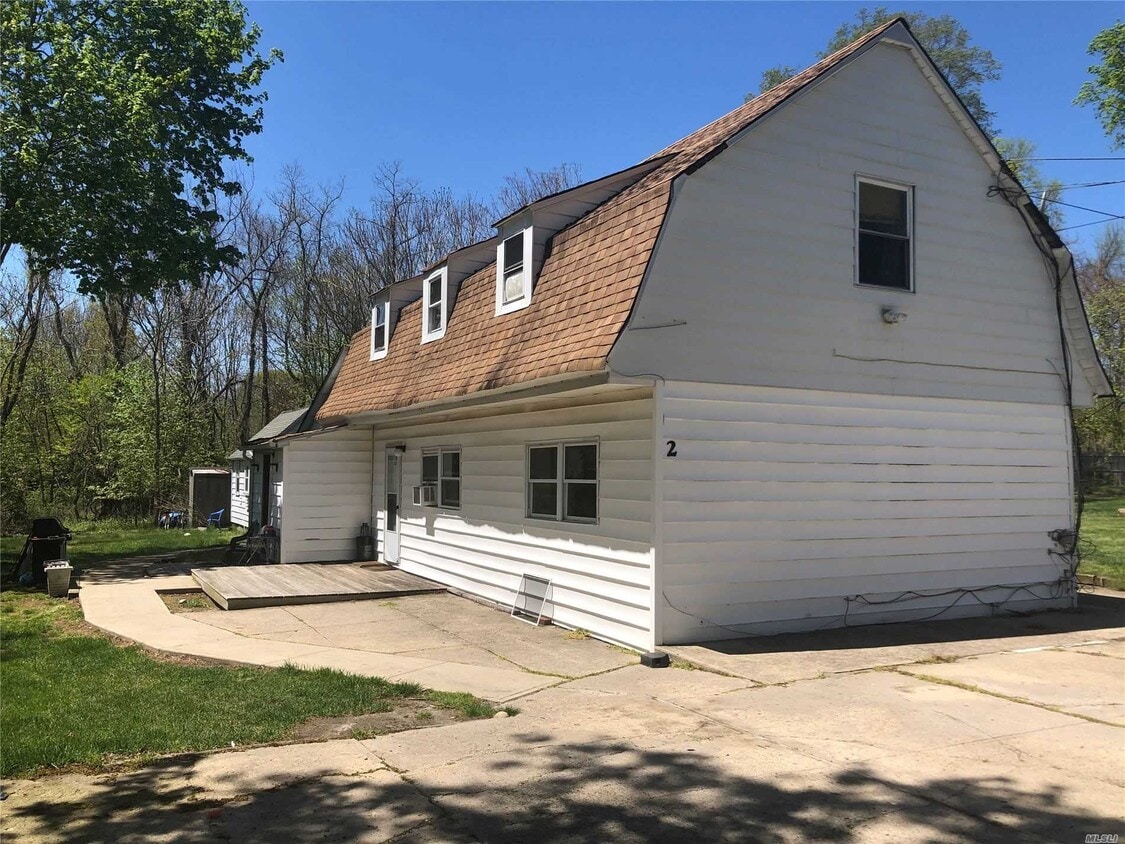 174 Mills Pond Rd Unit 2D, Saint James, NY 11780 Apartment for Rent