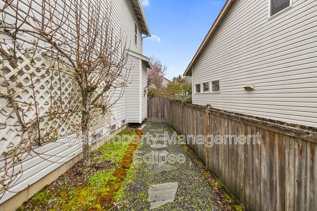 Building Photo - 5011 146th St SE