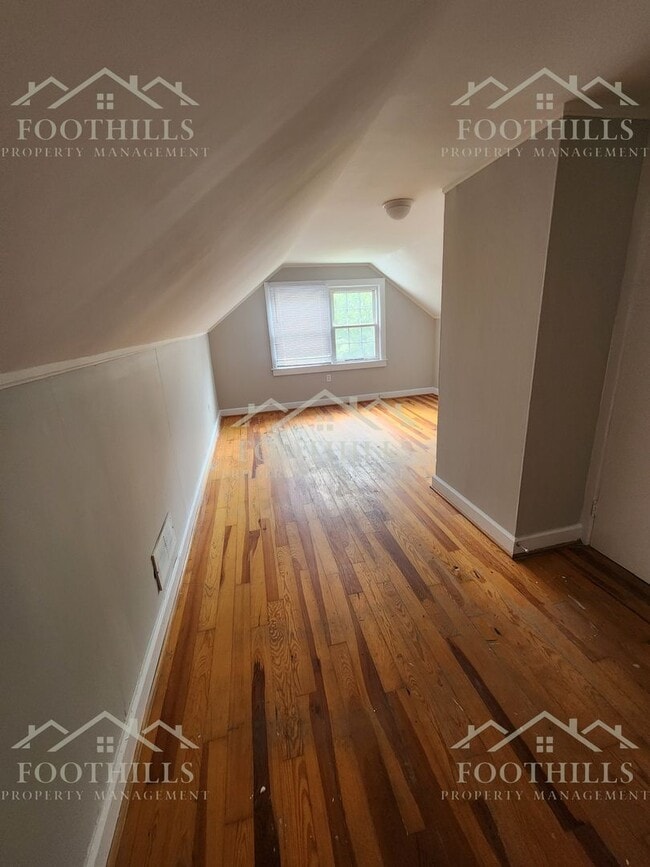 Foto del edificio - Beautiful 2-Story Brick Home Near Anderson...