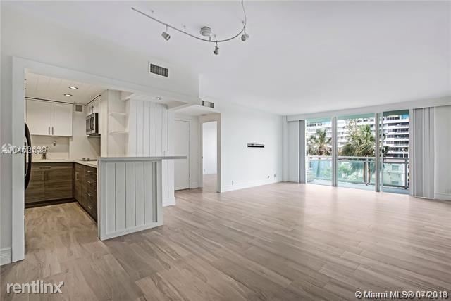 1 br, 1 bath - Bay Park Towers Condo - 1 br, 1 bath  - Bay Park Towers Condo