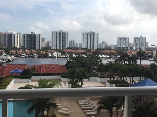Building Photo - 3640 Yacht Club Dr