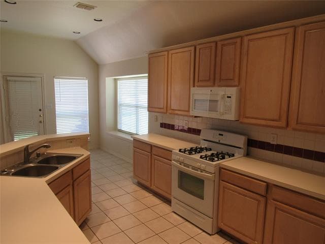 Building Photo - 1689 Sparrow Ct