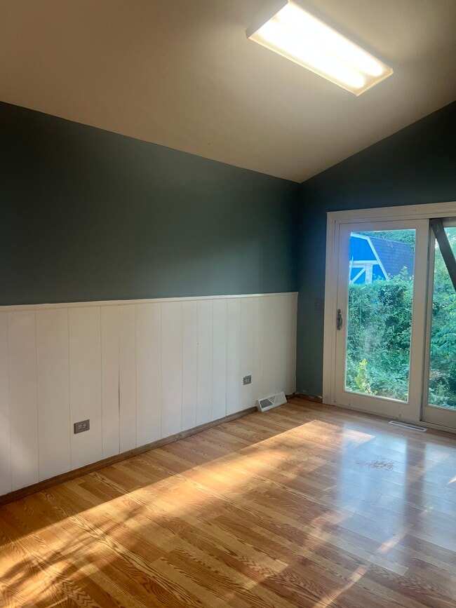 Building Photo - 625 Morningside Dr