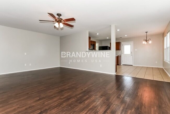 Building Photo - 411 Silver Leaf Dr