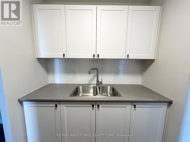 Building Photo - 82 Millside Dr