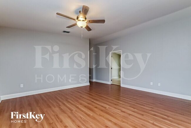 Building Photo - 5121 44th Ave N