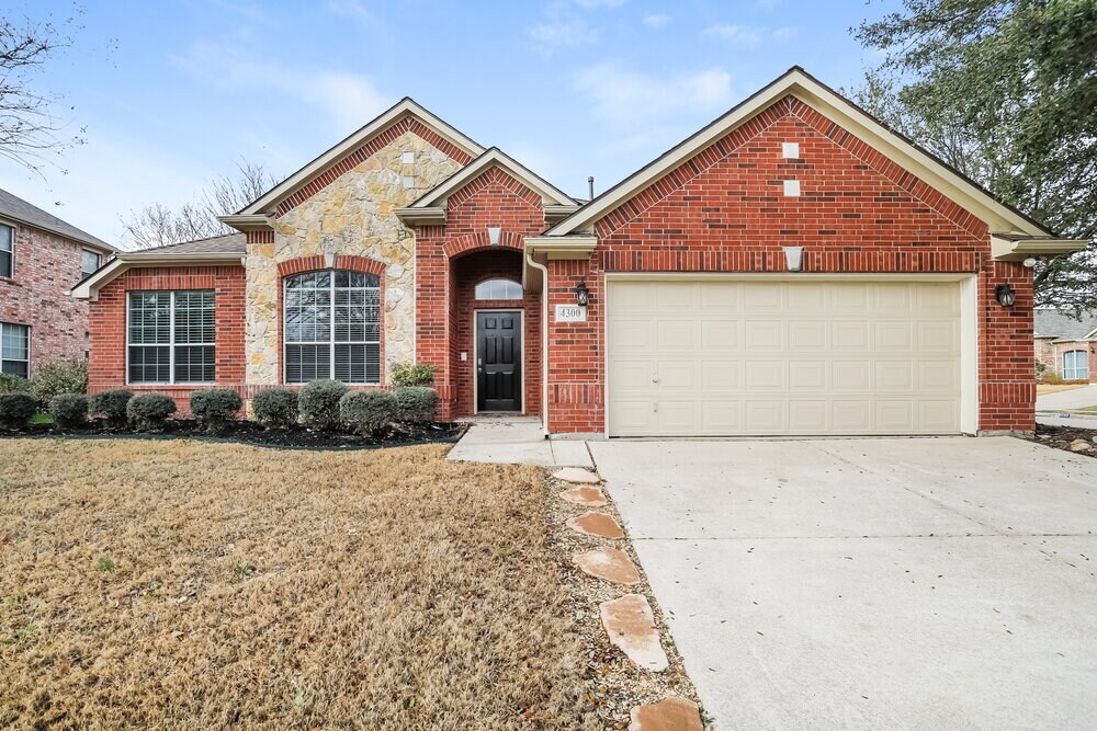 Foto principal - 4300 Briarcreek Dr