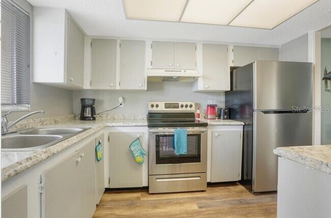 Foto del edificio - 3622 Lake Bayshore Dr