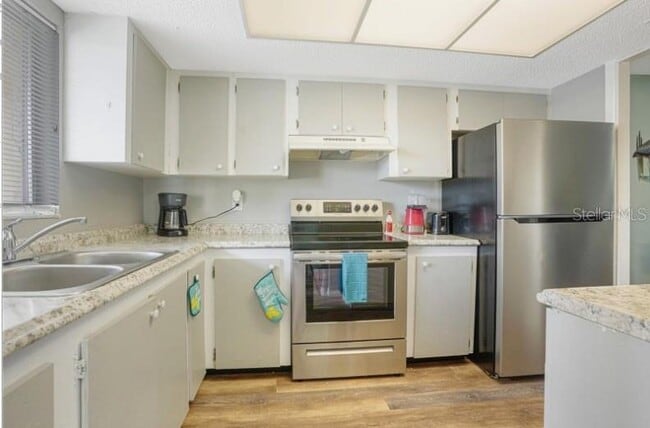 Building Photo - 3622 Lake Bayshore Dr