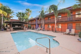 Building Photo - 55 N Cherry Ave