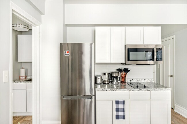 Foto del edificio - 234 W 73rd St