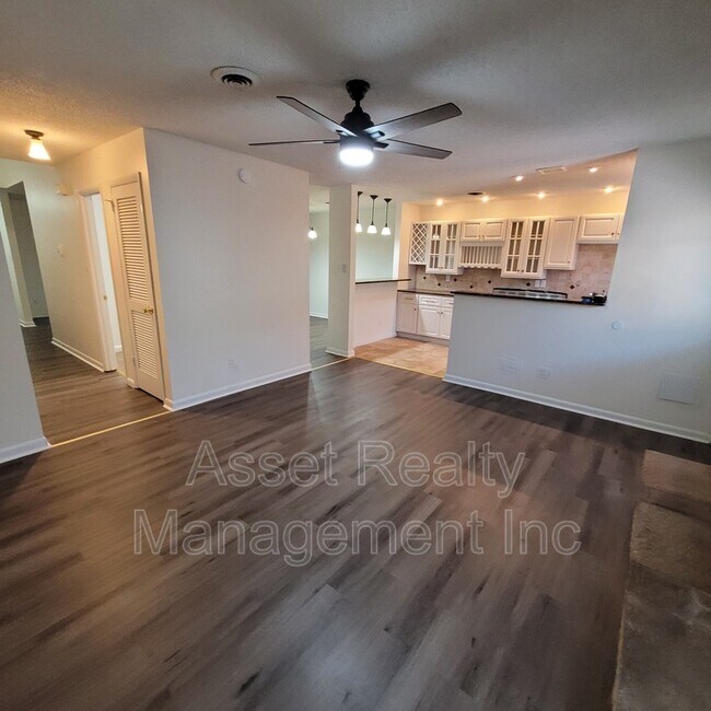 Building Photo - 7914 Gleason Dr