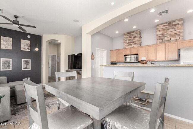 Building Photo - 42424 N Gavilan Peak Pkwy