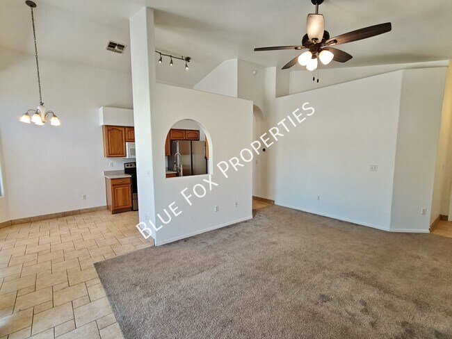 Foto del edificio - 5680 Shady Grove Dr