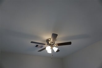 Building Photo - 9868 Arbor Oak
