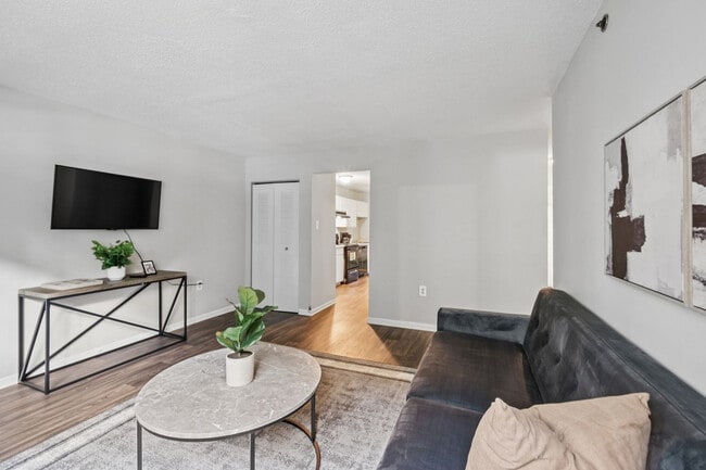 Building Photo - 2605 Kenridge Pkwy