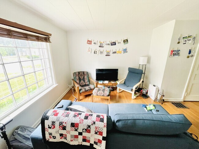 Foto del edificio - 5850 Primrose Ave