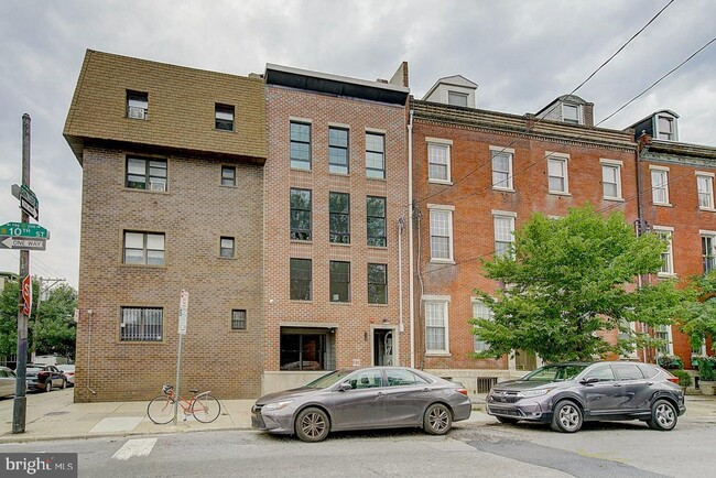 Building Photo - 728 S 10th St