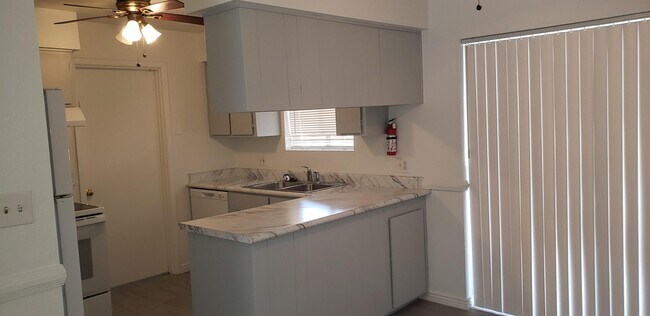 Foto del edificio - 616 E 3rd Ave