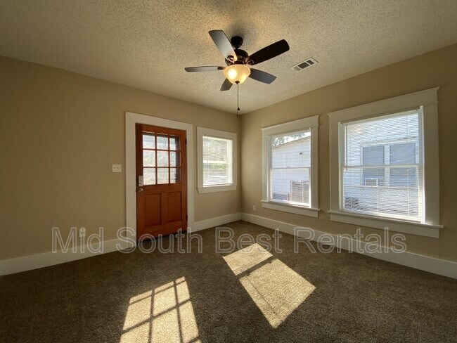 Building Photo - 4202 Alma St