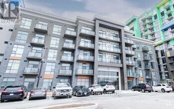 Building Photo - 450-450 Dundas St E