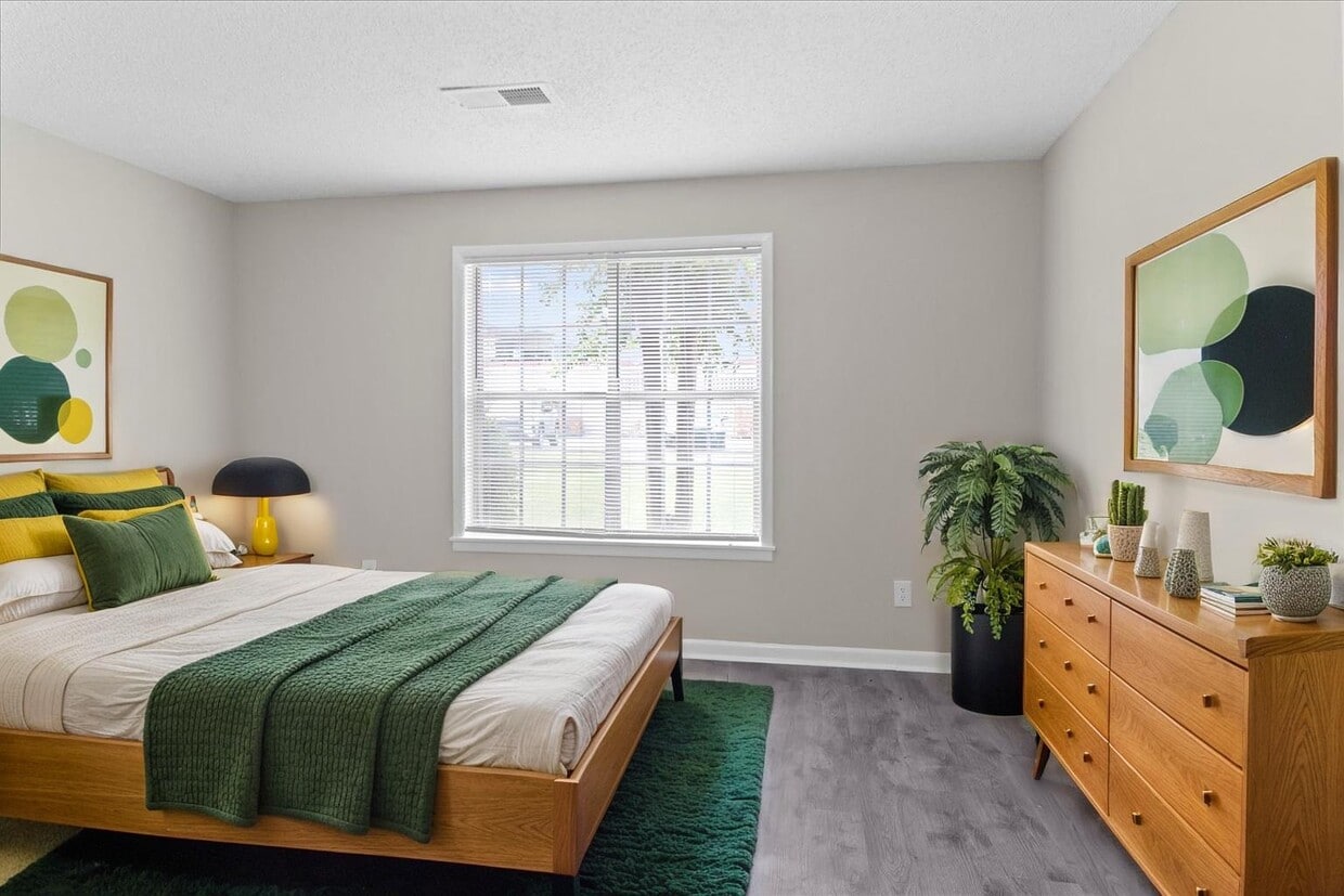 Primary Photo - Chateau Apartments