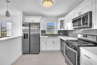 Building Photo - 17115 NW 12th Ct