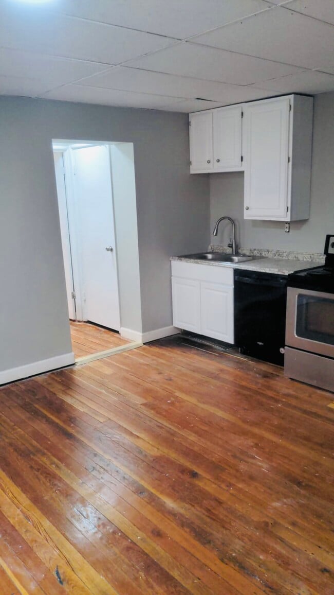 Building Photo - 54 E McMicken Ave