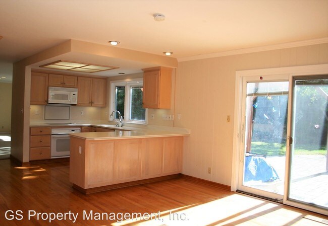 Foto del edificio - 5 br, 3.5 bath House - 911 Liberty Court