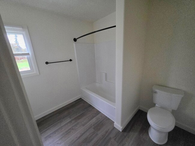 Foto del edificio - 12765 Clow Corner Rd