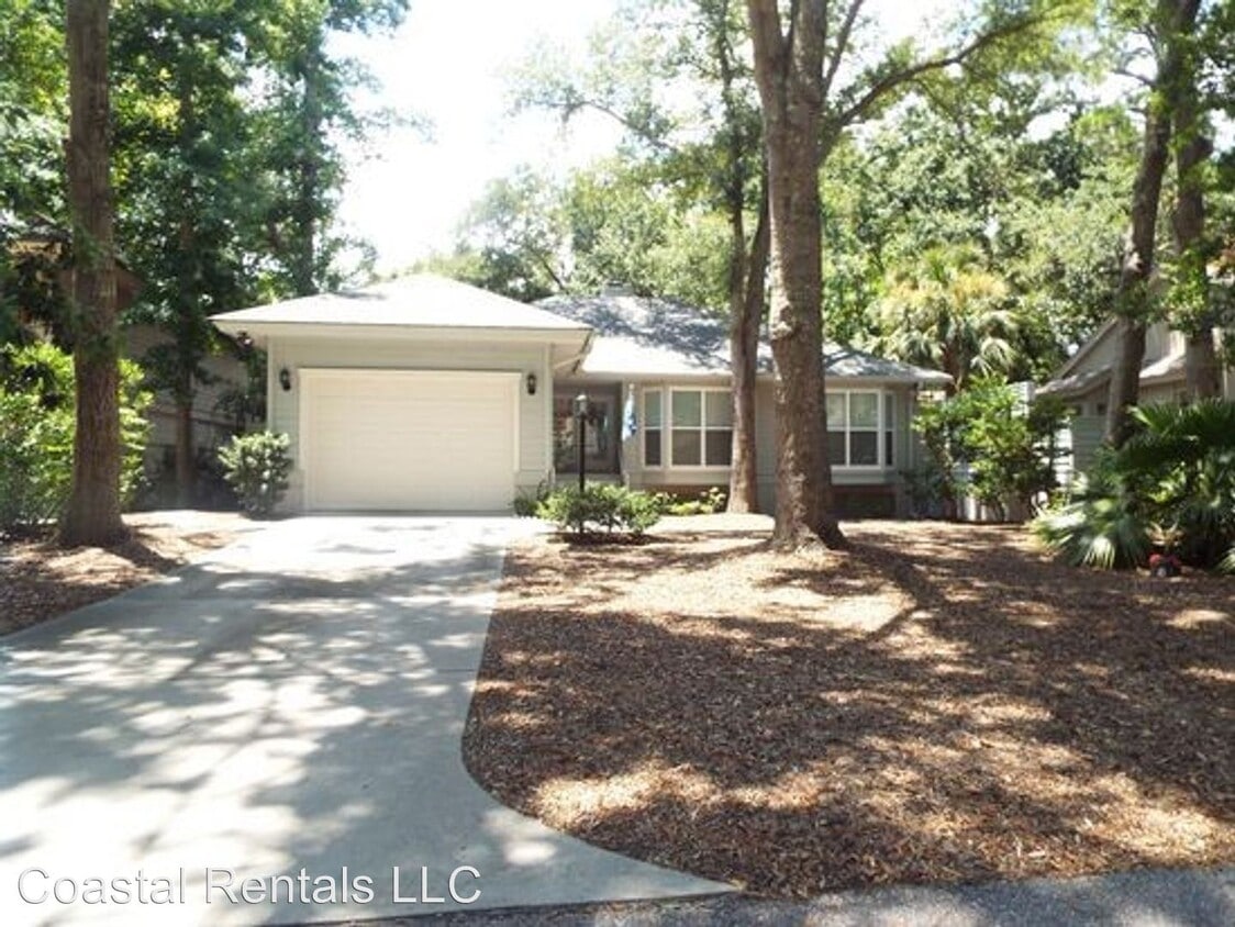 Primary Photo - 3 br, 2 bath House - 8 Evergreen Lane
