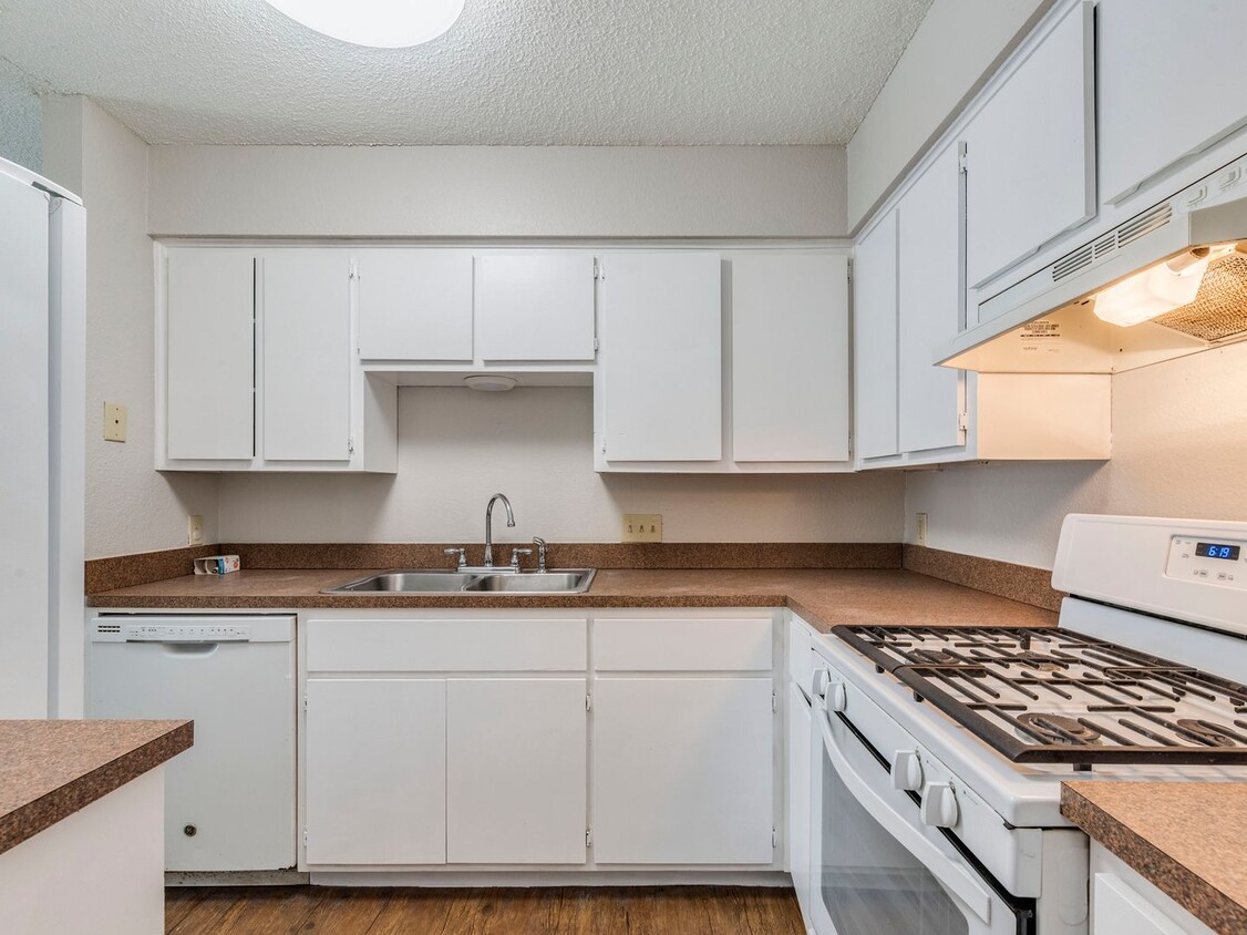 Foto principal - 1110 Hyridge St