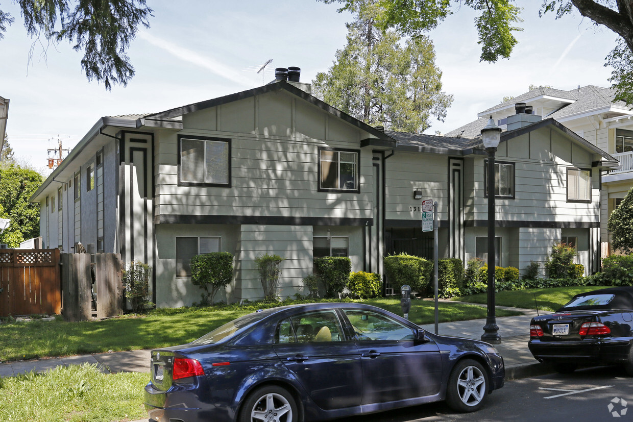 Building Photo - Greystone Apartments