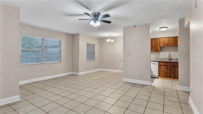 Foto del edificio - 2121 S San Gully Rd