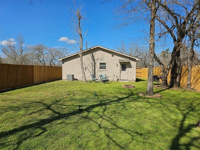 Building Photo - 3815 3rd St