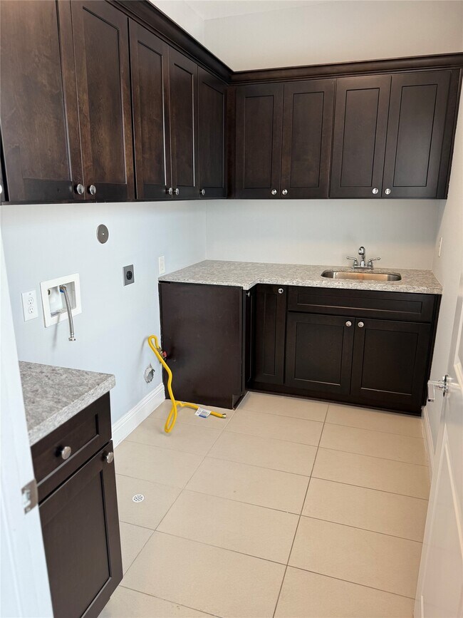 Foto del edificio - 2522 Hutchins St