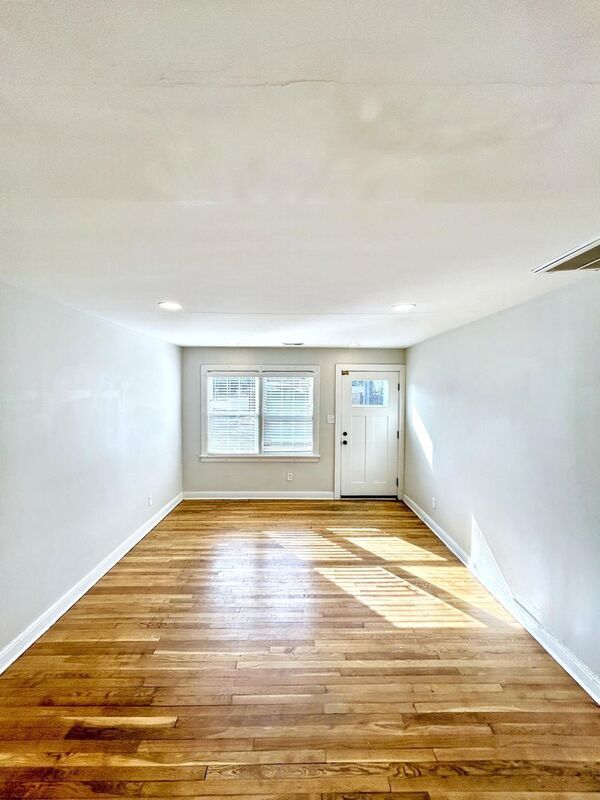 Foto del edificio - 3002 5th Ave