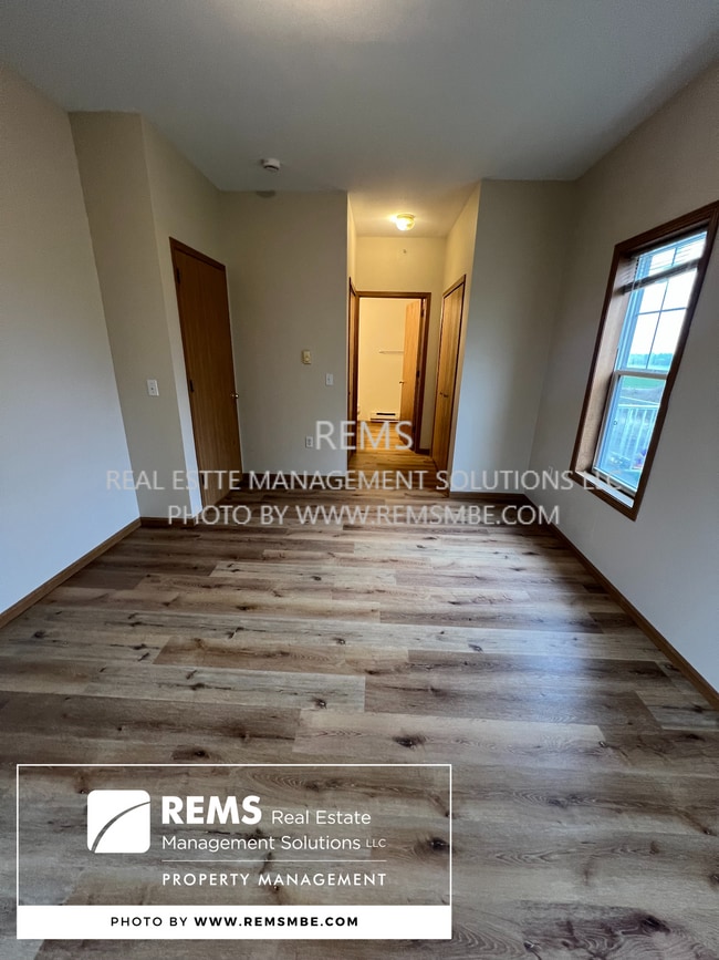 Building Photo - 33 Grand Canyon Dr