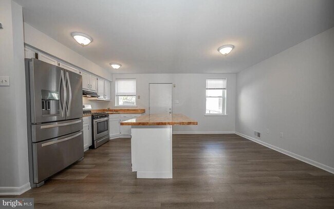 Building Photo - 835 N Uber St